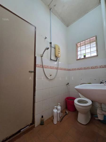 2-storey Terraced House for Sale in Shah Alam (Selangor) - Alex Lee - Bathroom - PropertyGuru.com.my