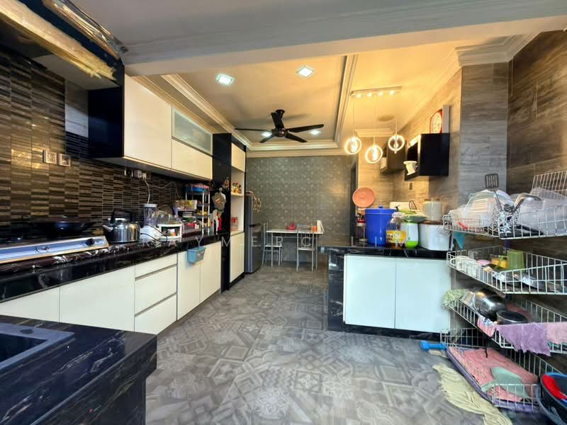 Townhouse for Sale in Kota Emerald (Rawang) - Raymerc Lim - Kitchen - PropertyGuru.com.my