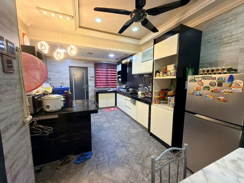 Townhouse for Sale in Kota Emerald (Rawang) - Raymerc Lim - Kitchen - PropertyGuru.com.my
