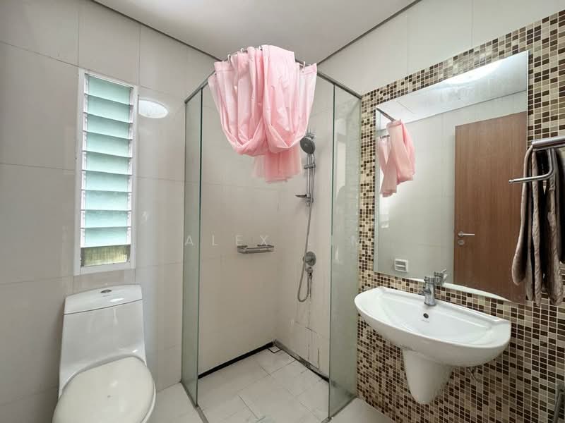 Kondominium untuk Disewa di Central Park condominium - Alex Lim - Bathroom - PropertyGuru.com.my