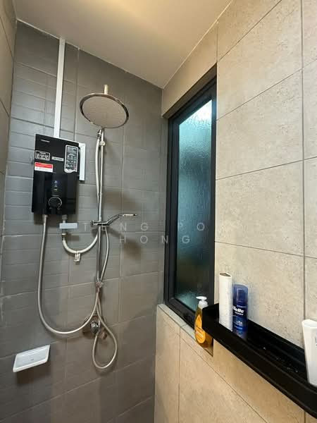 Servis Apartment untuk Disewa di Aera Residence - Teng Poh Hong - Bathroom - PropertyGuru.com.my