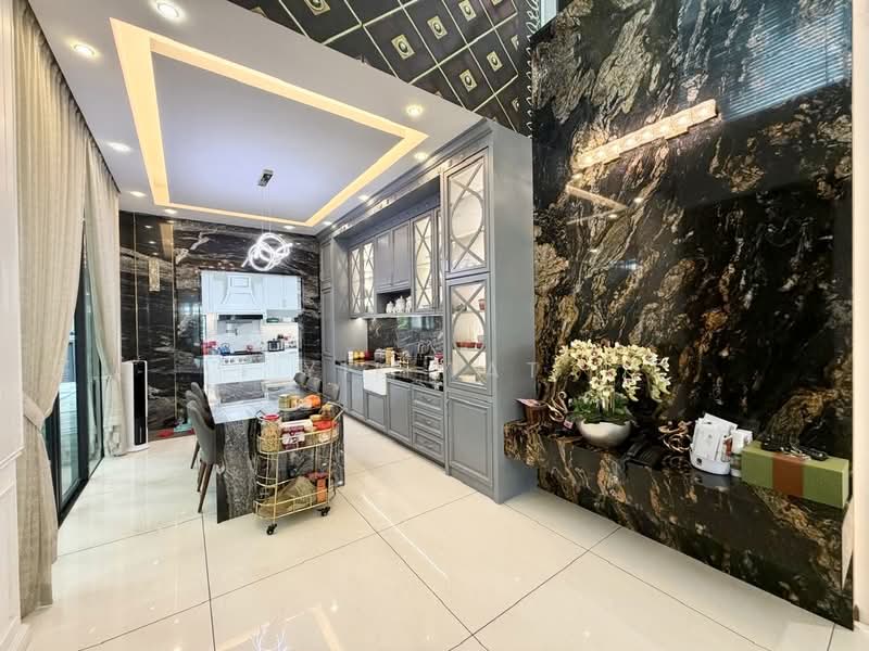 Bungalow for Sale in Senibong (Permas Jaya) - Yik Tat - PropertyGuru.com.my