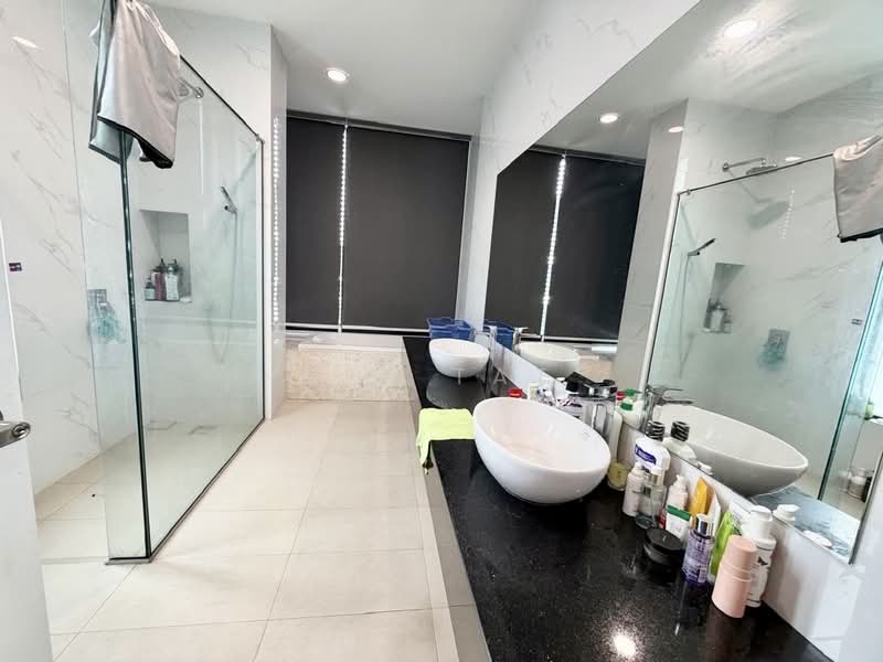 Bungalow for Sale in Senibong (Permas Jaya) - Yik Tat - PropertyGuru.com.my