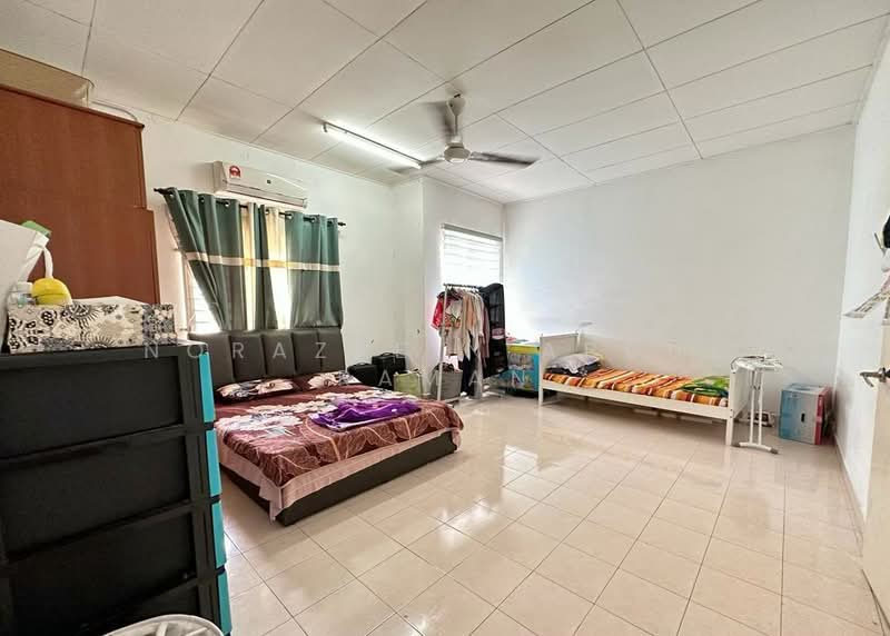 2-storey Terraced House for Sale in Bandar Puncak Alam (Puncak Alam) - Norazrein Abdul Raman - Bedroom - PropertyGuru.com.my