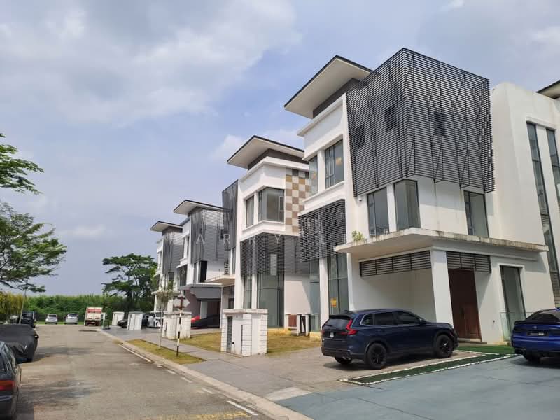 Rumah Banglo untuk Dijual di Seksyen 33 (Shah Alam) - Harry Lee - Exterior - PropertyGuru.com.my
