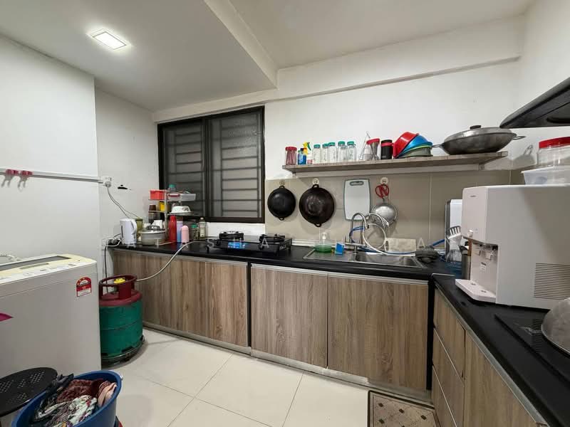 Kediaman Servis untuk Dijual di Residensi Alami - Natasha Shadan - Kitchen - PropertyGuru.com.my