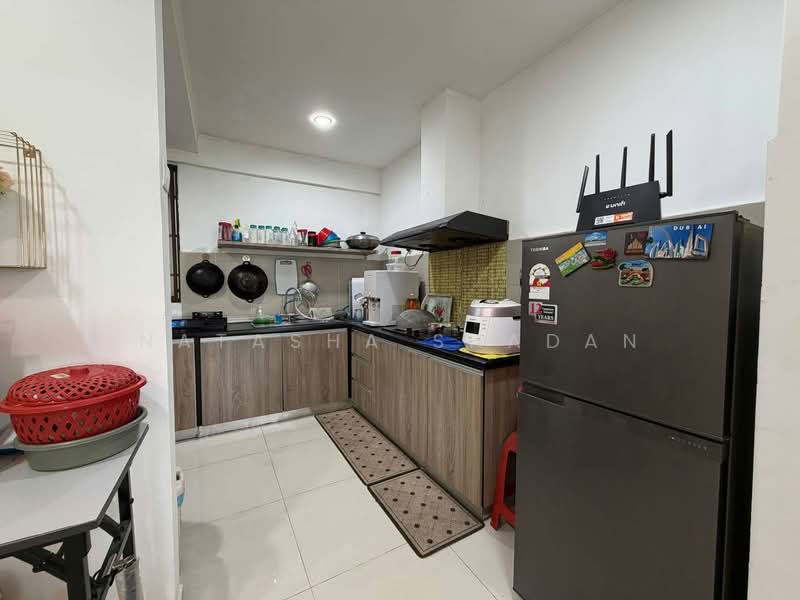 Kediaman Servis untuk Dijual di Residensi Alami - Natasha Shadan - Kitchen - PropertyGuru.com.my