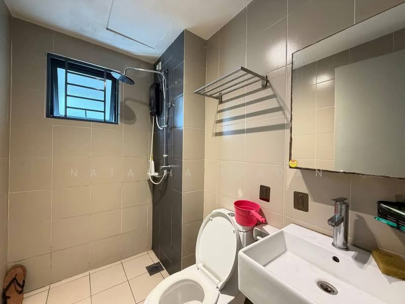 Kediaman Servis untuk Dijual di Residensi Alami - Natasha Shadan - Bathroom - PropertyGuru.com.my