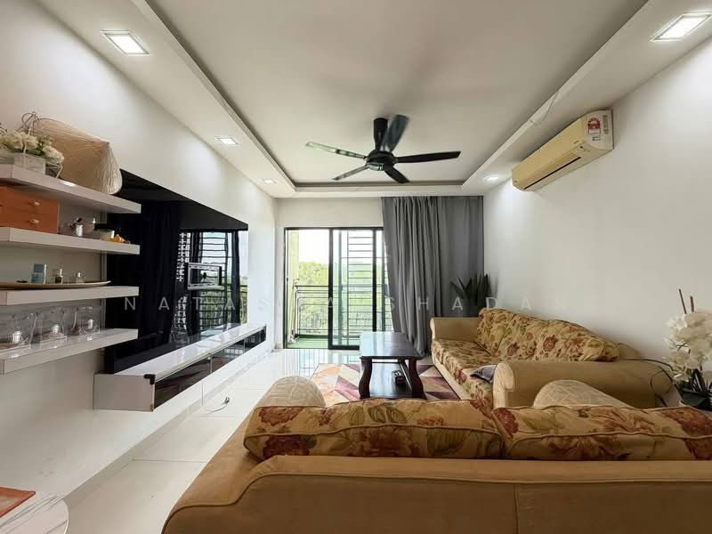 Kediaman Servis untuk Dijual di Residensi Alami - Natasha Shadan - Living Room - PropertyGuru.com.my