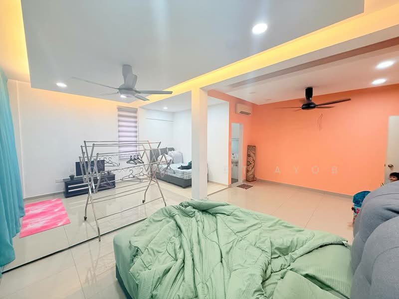 Rumah Teres 2 Tingkat untuk Dijual di Puchong (Selangor) - Noor Aini Bt Ayob - Living Room - PropertyGuru.com.my