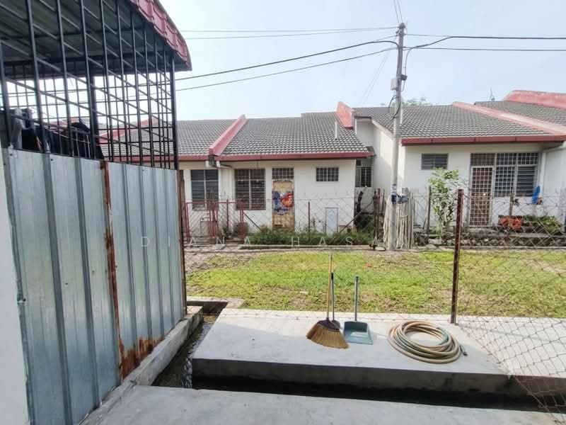 Rumah Teres 1 Tingkat untuk Dijual di Taman Desaria (Nilai) - Diana Hasan - Exterior - PropertyGuru.com.my