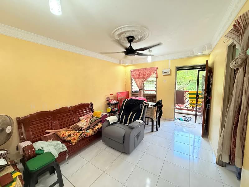 Flat for Sale at Pangsapuri Cheras 4E - Noor Aini Bt Ayob - Living Room - PropertyGuru.com.my