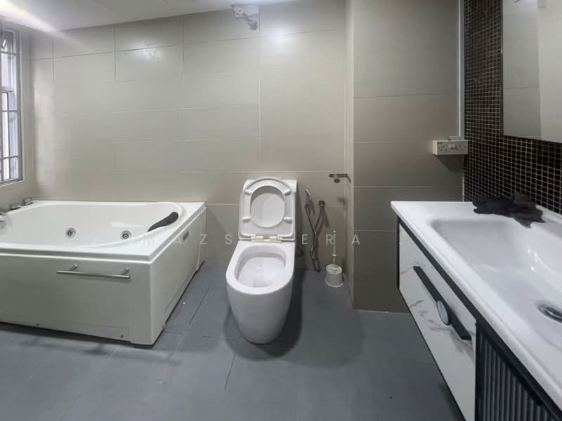 Condominium for Rent at Villa Orkid - Mazsheera . - Master Bathroom - PropertyGuru.com.my