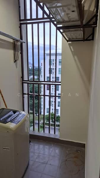 Servis Apartment untuk Dijual di Domain 2 @ NeoCyber - Candy Tan - Balcony - PropertyGuru.com.my