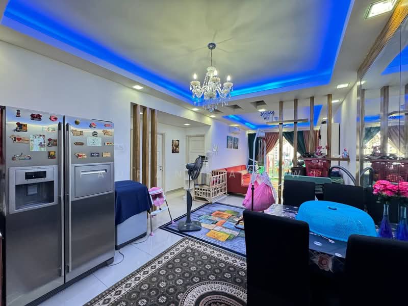 Kondominium untuk Dijual di The Zest @ Kinrara 9 - Fauran Nawawi - Living Room - PropertyGuru.com.my