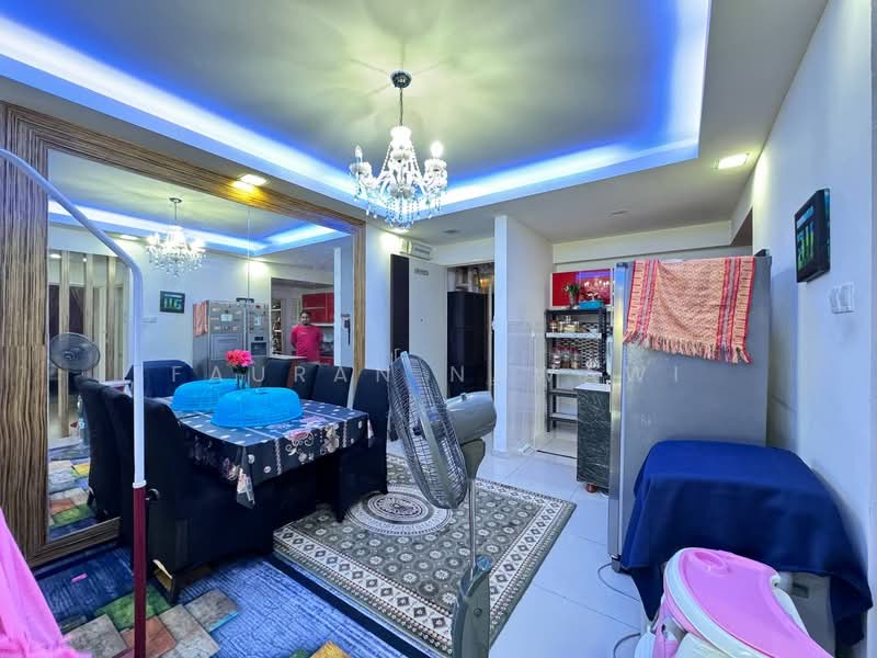 Kondominium untuk Dijual di The Zest @ Kinrara 9 - Fauran Nawawi - Dining Room - PropertyGuru.com.my