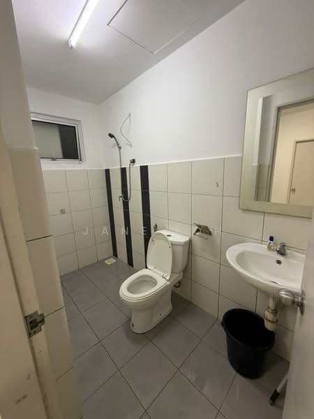 Pangsapuri untuk Disewa di Jalilmas - Jane Loh - Bathroom - PropertyGuru.com.my