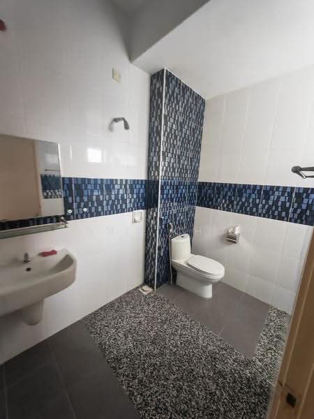 Semi-Detached House for Sale in Taman Mutiara Rini (Skudai) - Annie Chin - Bathroom - PropertyGuru.com.my