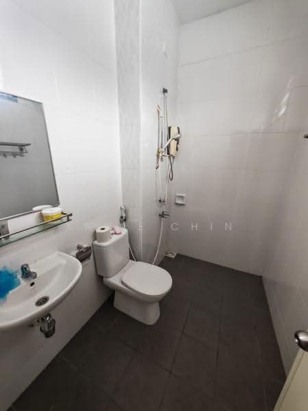 Semi-Detached House for Sale in Taman Mutiara Rini (Skudai) - Annie Chin - Bathroom - PropertyGuru.com.my