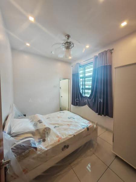 Semi-Detached House for Sale in Taman Mutiara Rini (Skudai) - Annie Chin - Bedroom - PropertyGuru.com.my