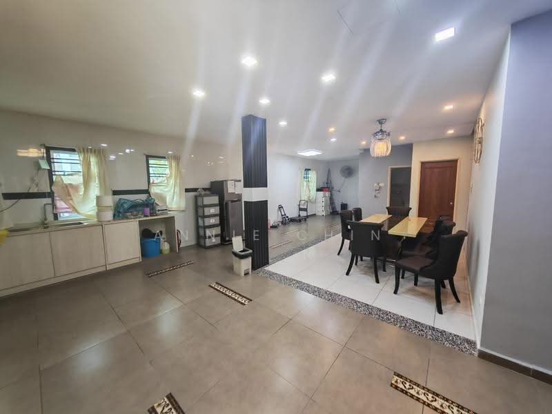 Semi-Detached House for Sale in Taman Mutiara Rini (Skudai) - Annie Chin - Kitchen - PropertyGuru.com.my