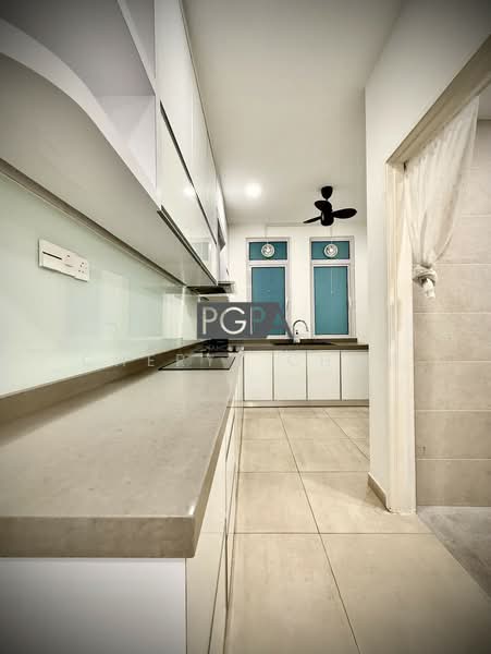 Condominium for Sale at 10 Island Resort - Cheryl Chng - Kitchen - PropertyGuru.com.my