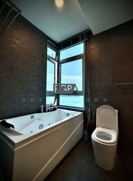 Condominium for Sale at 10 Island Resort - Cheryl Chng - Bathroom - PropertyGuru.com.my
