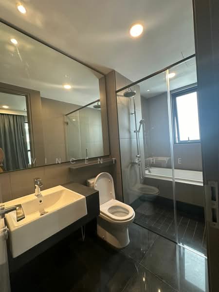 Servis Apartment untuk Disewa di Bloomsvale Menara Vista Petaling - Vincent Chye - Bathroom - PropertyGuru.com.my