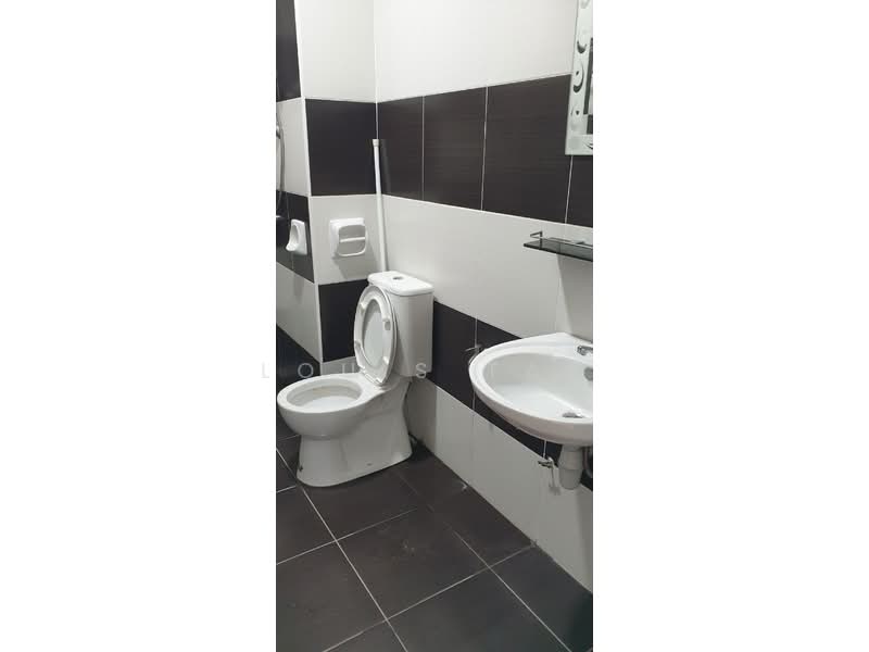 Service Residence for Rent at Sky Oasis Residence (Pangsapuri Oasis 1) - Louis Tan - Bathroom - PropertyGuru.com.my