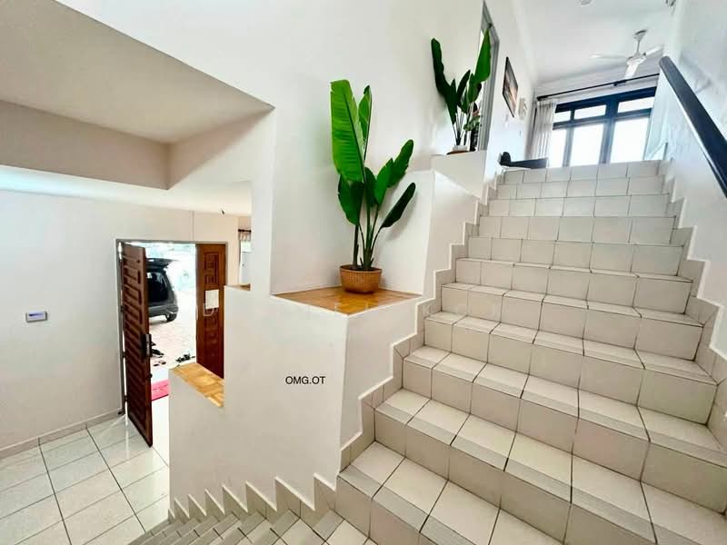 Semi-Detached House for Sale in Bandar Botanic (Klang) - Daniel Kok - Entrance - PropertyGuru.com.my