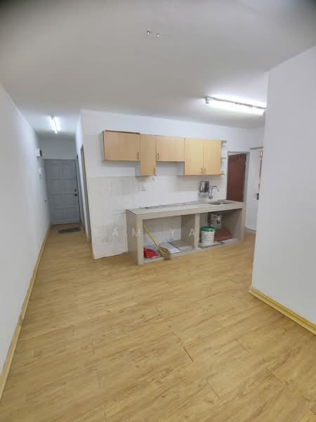 Rumah Flat untuk Dijual di Lestari Apartment - Sam Yap - Kitchen - PropertyGuru.com.my