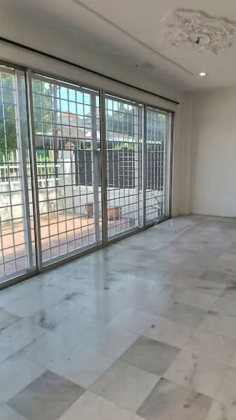 Semi-Detached House for Sale in Ipoh Garden (Ipoh) - Lee Muzi - Living Room - PropertyGuru.com.my