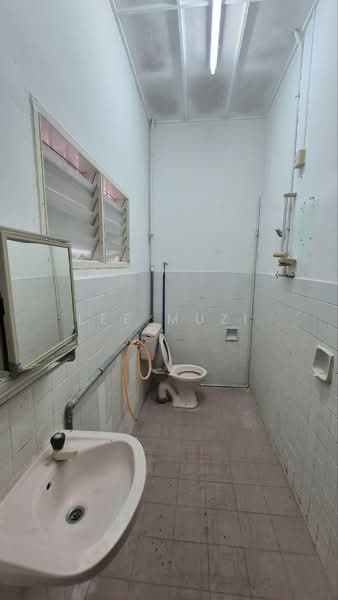 Semi-Detached House for Sale in Ipoh Garden (Ipoh) - Lee Muzi - Bathroom - PropertyGuru.com.my