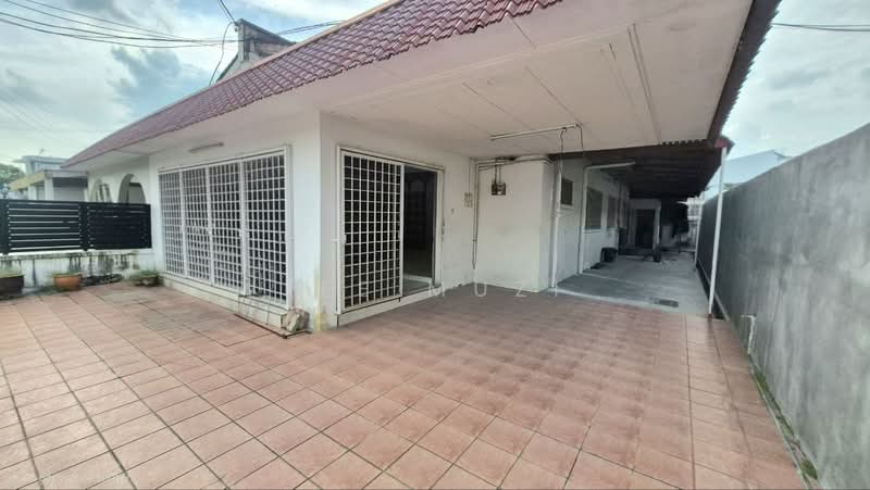 Semi-Detached House for Sale in Ipoh Garden (Ipoh) - Lee Muzi - Exterior - PropertyGuru.com.my