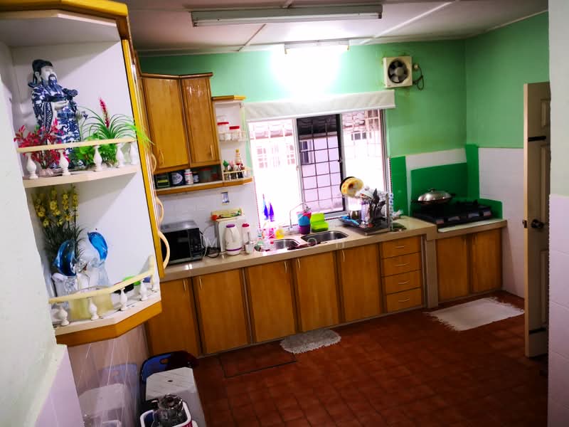 2-storey Terraced House for Sale in Bandar Baru Selayang Fasa 2a (Selayang) - MY Loh - Kitchen - PropertyGuru.com.my