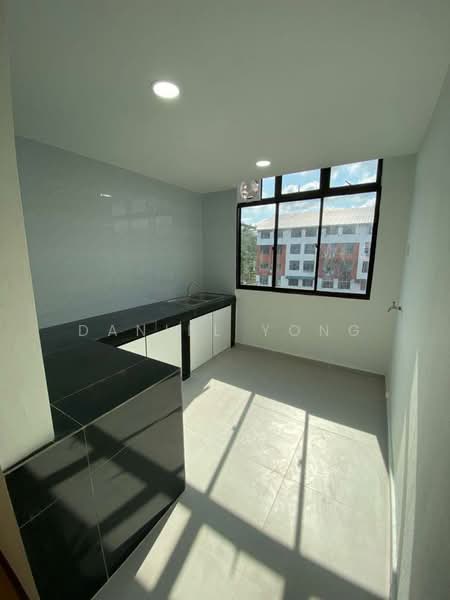 Flat for Sale at Taman Putri Kulai - Daniel Yong - Kitchen - PropertyGuru.com.my