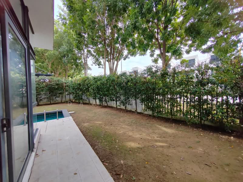 Semi-Detached House for Sale in Lake Fields (Sungai Besi) - David Ting - Garden - PropertyGuru.com.my