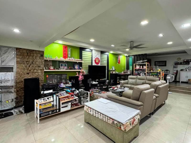 2-storey Terraced House for Sale in Bandar Bukit Tinggi 2 (Klang) - Daniel Kok - Living Room - PropertyGuru.com.my