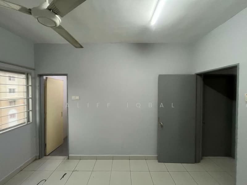 Apartment for Sale at Pangsapuri Akasia (Bandar Botanic) - Aliff Iqbal - Interior - PropertyGuru.com.my
