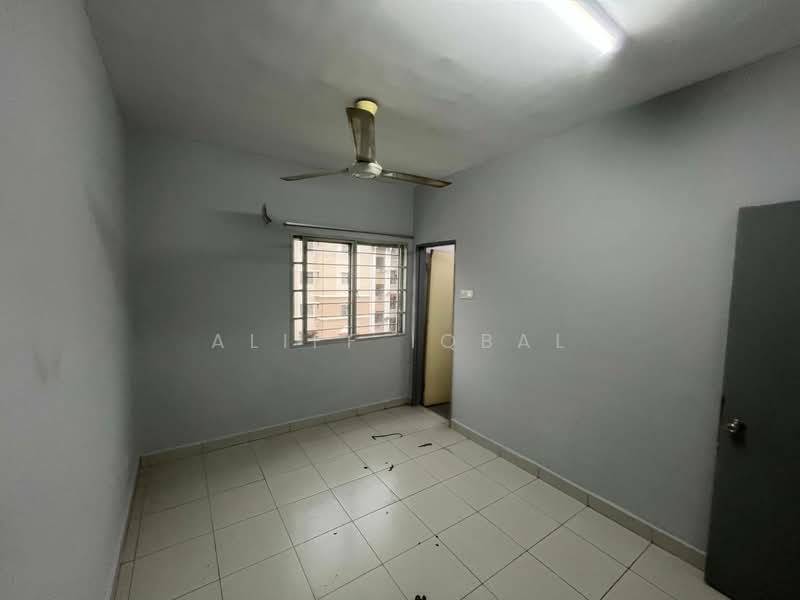 Apartment for Sale at Pangsapuri Akasia (Bandar Botanic) - Aliff Iqbal - Interior - PropertyGuru.com.my