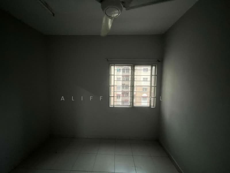 Apartment for Sale at Pangsapuri Akasia (Bandar Botanic) - Aliff Iqbal - Interior - PropertyGuru.com.my