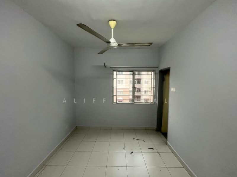 Apartment for Sale at Pangsapuri Akasia (Bandar Botanic) - Aliff Iqbal - Interior - PropertyGuru.com.my