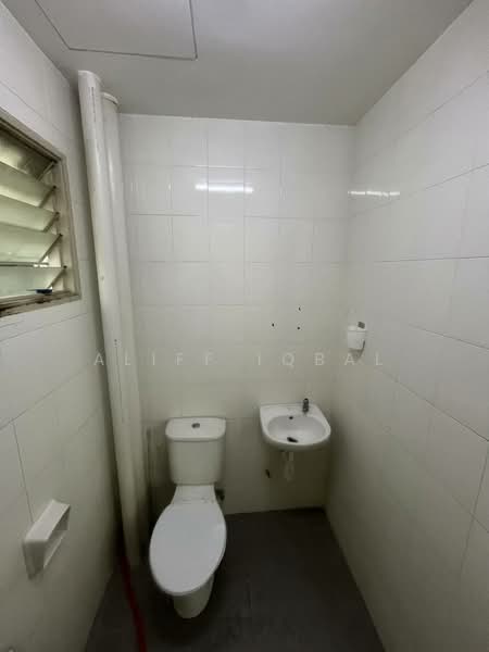 Apartment for Sale at Pangsapuri Akasia (Bandar Botanic) - Aliff Iqbal - Bathroom - PropertyGuru.com.my