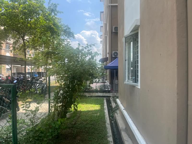 Pangsapuri untuk Dijual di Pangsapuri Akasia (Bandar Botanic) - Aliff Iqbal - Exterior - PropertyGuru.com.my