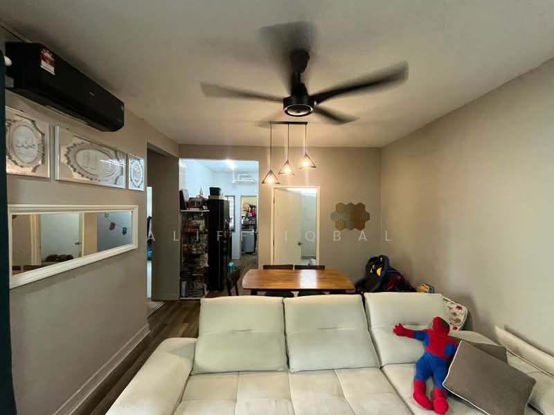 Pangsapuri untuk Dijual di Pangsapuri Akasia (Bandar Botanic) - Aliff Iqbal - Living Room - PropertyGuru.com.my