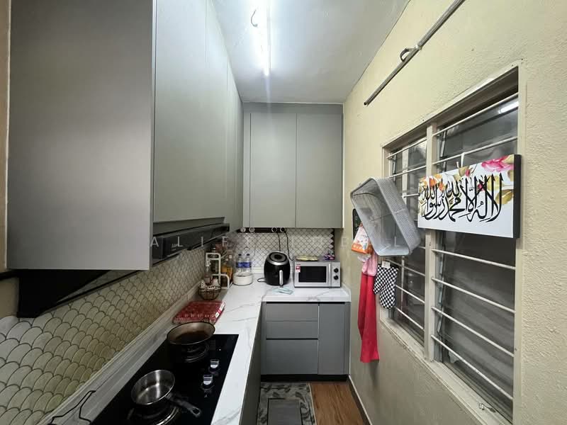 Pangsapuri untuk Dijual di Pangsapuri Akasia (Bandar Botanic) - Aliff Iqbal - Kitchen - PropertyGuru.com.my