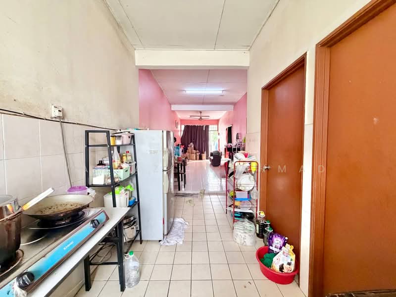 1-storey Terraced House for Sale in Bandar Saujana Putra (Tanjong Duabelas) - Wan Azlan Ahmad - PropertyGuru.com.my