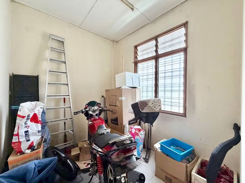 1-storey Terraced House for Sale in Bandar Saujana Putra (Tanjong Duabelas) - Wan Azlan Ahmad - PropertyGuru.com.my