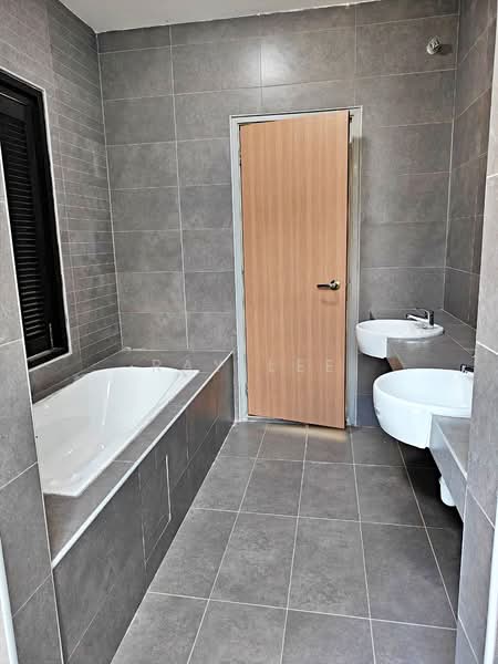 Semi-Detached House for Rent in Seksyen U10 (Shah Alam) - Ray Lee - Bathroom - PropertyGuru.com.my