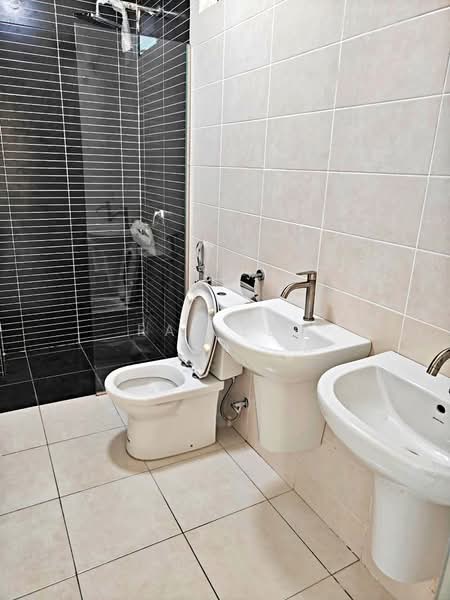 Semi-Detached House for Rent in Seksyen U10 (Shah Alam) - Ray Lee - Bathroom - PropertyGuru.com.my